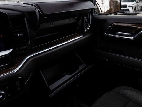 Used 2024 GMC Sierra 1500 Elevation w/ LPO, Elevation Black Package AWD/4WD image 18