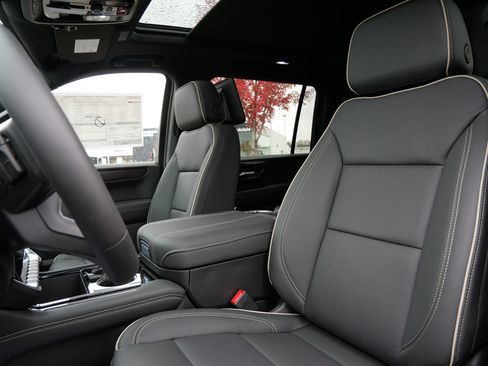 New 2026 GMC Yukon XL Elevation image 4