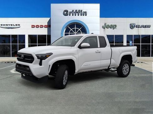 Used 2024 Toyota Tacoma SR5 image 11