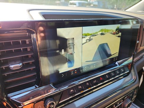 Used 2024 Chevrolet Silverado 1500 ZR2 w/ Technology Package image 34