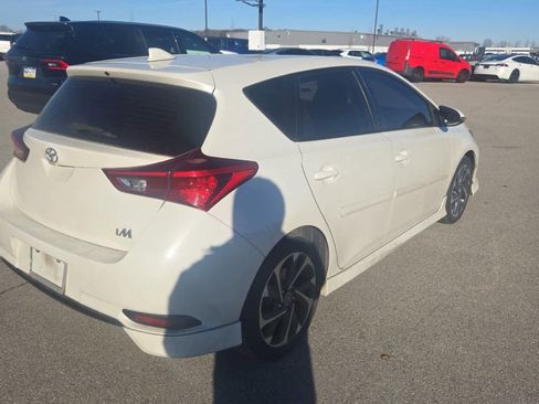 Used 2017 Toyota Corolla iM image 3
