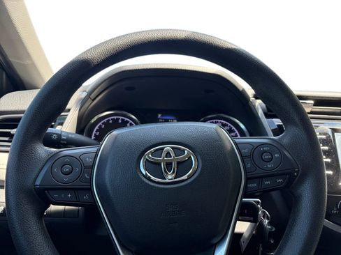 Used 2019 Toyota Camry LE FWD image 16