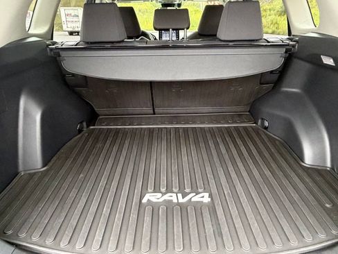 Used 2020 Toyota RAV4 XLE w/ Convenience Package AWD/4WD image 48