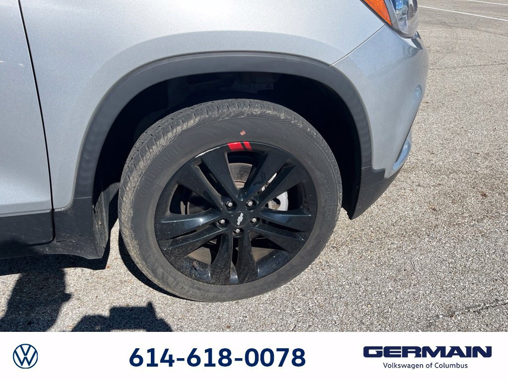 Used 2021 Chevrolet Trax LT w/ Redline Edition AWD/4WD image 15