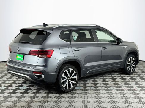Used 2022 Volkswagen Taos SE FWD image 8