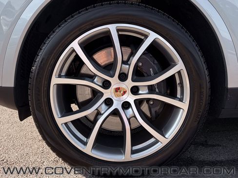 Used 2021 Porsche Cayenne AWD/4WD image 10