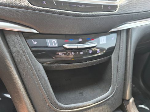 Used 2019 Cadillac XT5 Luxury image 10