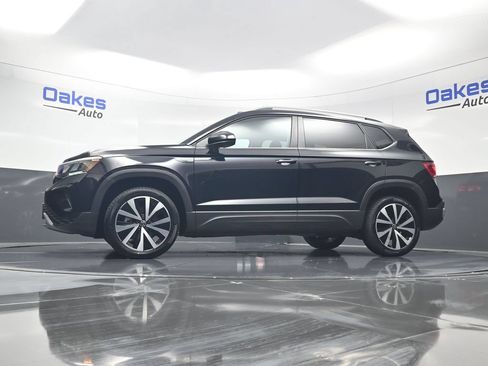 Used 2024 Volkswagen Taos SE FWD image 39