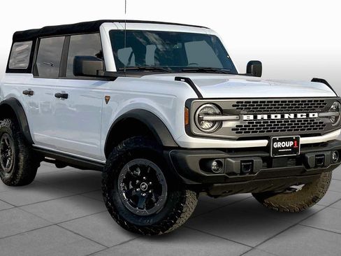 Certified 2022 Ford Bronco Badlands image 2