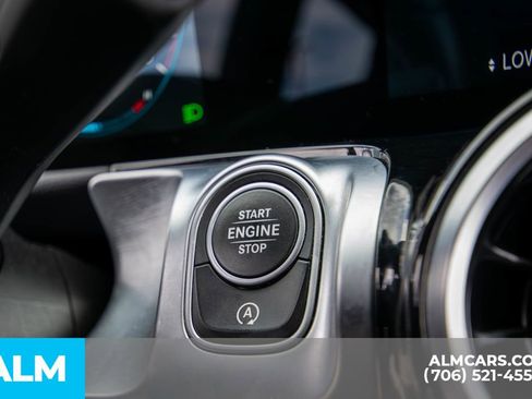 Used 2022 Mercedes-Benz GLB 250 w/ Premium Package Lite image 18