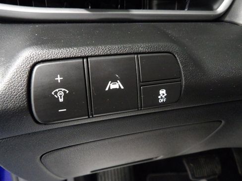 Used 2023 Hyundai Elantra SEL FWD image 19
