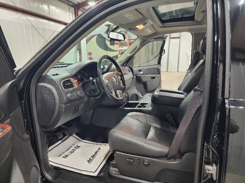 Used 2011 Chevrolet Silverado 2500 LTZ w/ LTZ Plus Package image 10