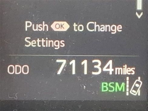 Used 2018 Toyota Camry SE w/ Moonroof Package image 15