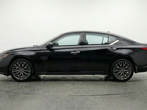 Used 2025 Nissan Altima 2.5 SV FWD image 5