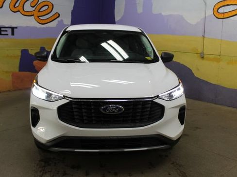 Used 2023 Ford Escape Active AWD/4WD image 3