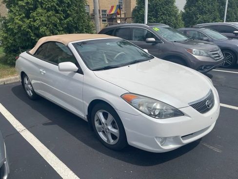 Used 2006 Toyota Solara SLE FWD image 1