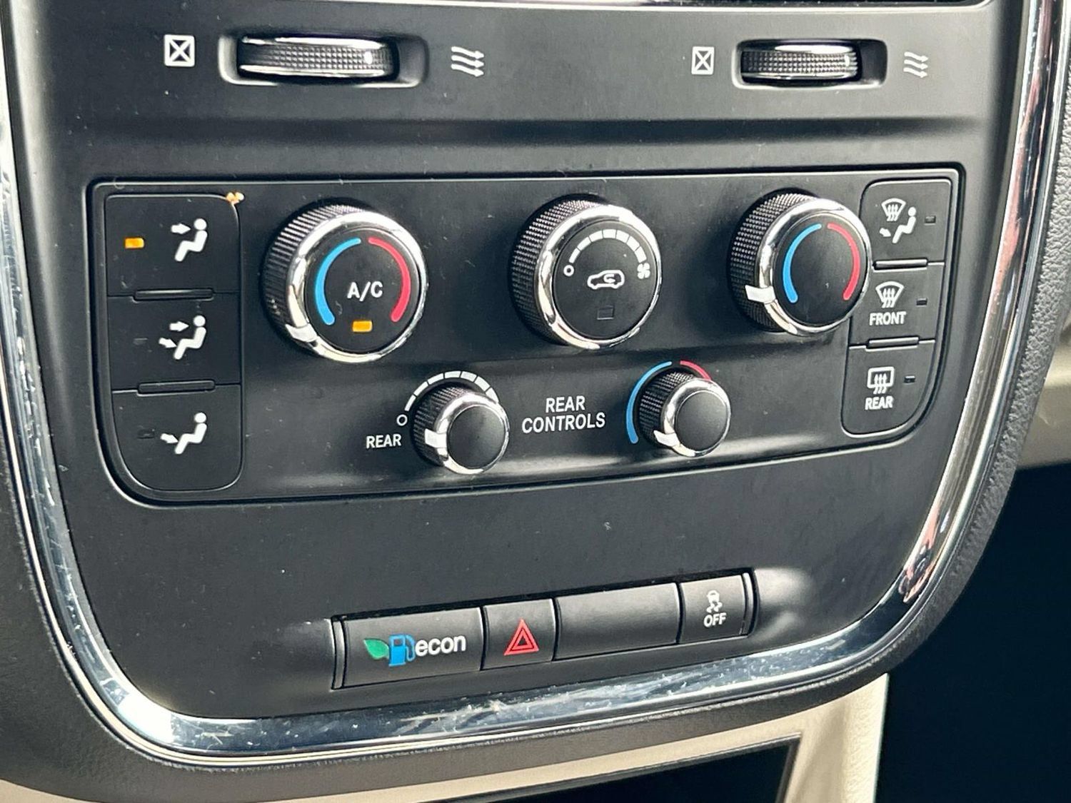 Used 2019 Dodge Grand Caravan SXT FWD image 36