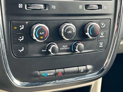 Used 2019 Dodge Grand Caravan SXT FWD image 36