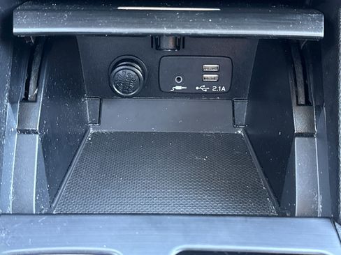 Used 2019 Subaru Outback 2.5i Premium image 25