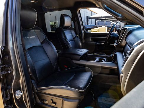 Used 2022 RAM 2500 Laramie w/ Night Edition image 27