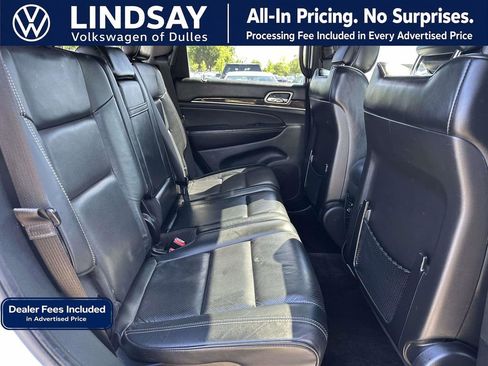 Used 2016 Jeep Grand Cherokee Overland w/ Advanced Technology Group AWD/4WD image 13