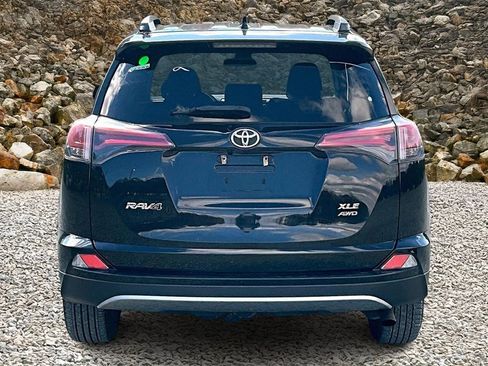 Used 2018 Toyota RAV4 XLE image 4