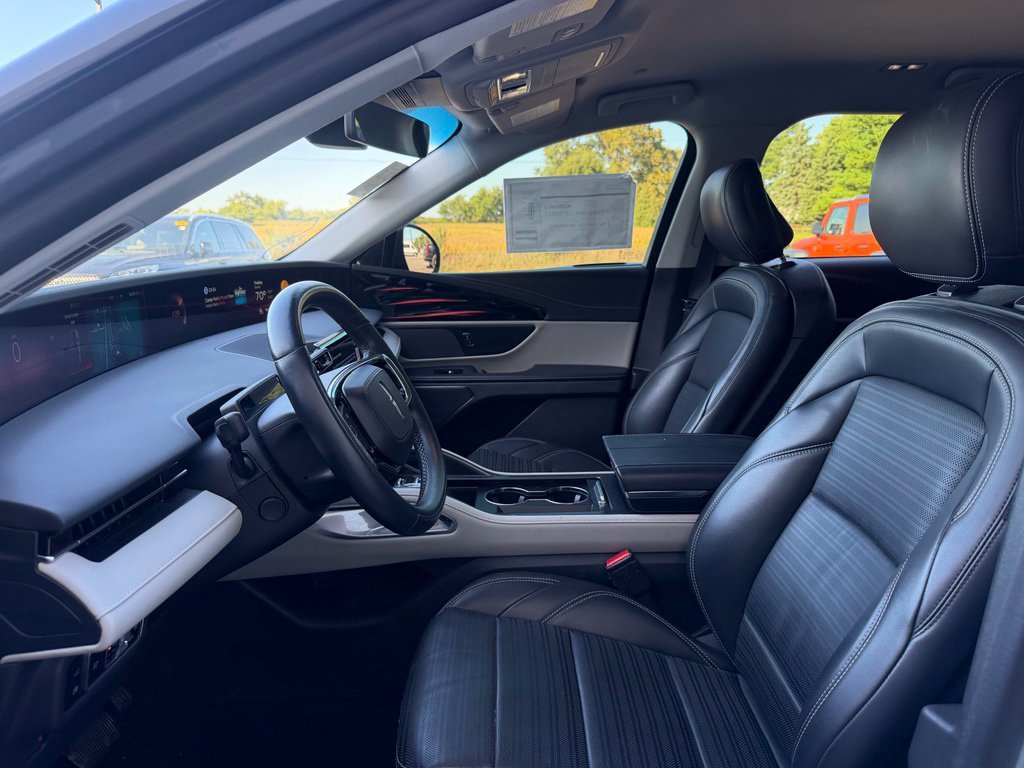 Used 2024 Lincoln Nautilus Reserve AWD/4WD image 10