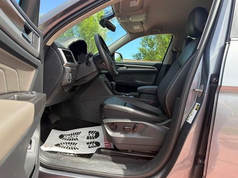 Used 2023 Volkswagen Atlas SE w/ Black Wheel Package AWD/4WD image 12