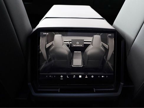 Used 2024 Tesla Cybertruck AWD Crew Cab image 31