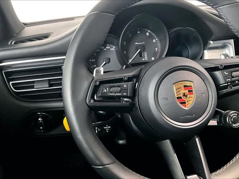 Used 2023 Porsche Macan Turbo image 21