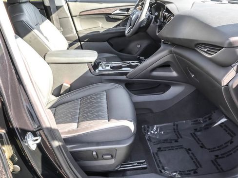 Used 2022 Buick Envision Avenir w/ Technology Package II image 38
