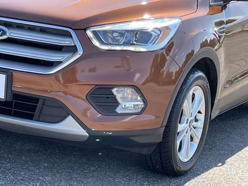 Used 2017 Ford Escape SE w/ Equipment Group 201A AWD/4WD image 33