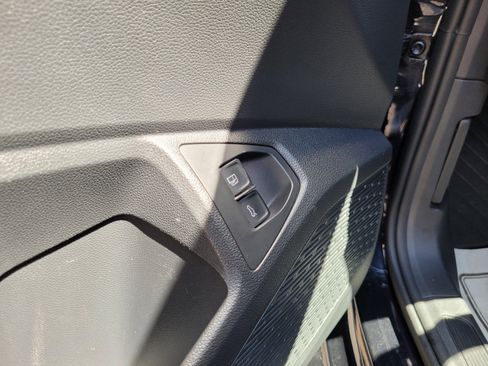 Used 2024 Volkswagen Jetta SE FWD image 26