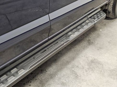 Used 2023 Ford F150 Lightning XLT image 10