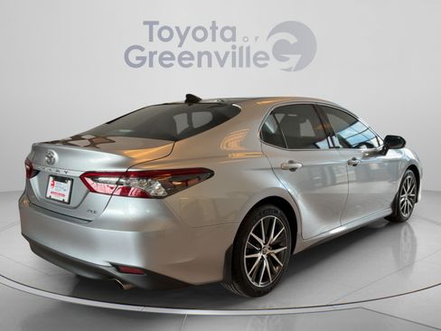 Used 2024 Toyota Camry XLE FWD image 6