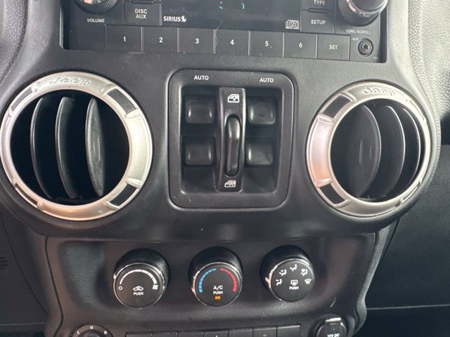 Used 2017 Jeep Wrangler Unlimited Sahara AWD/4WD image 17