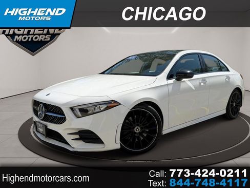 Used 2019 Mercedes-Benz A 220 4MATIC w/ AMG Line image 1