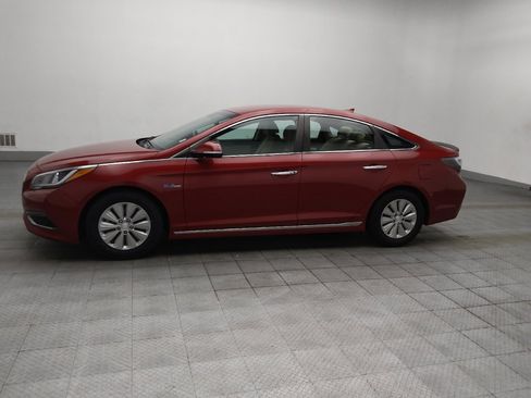 Used 2016 Hyundai Sonata SE FWD image 2