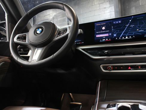 Used 2025 BMW X5 xDrive40i w/ M Sport Package image 52