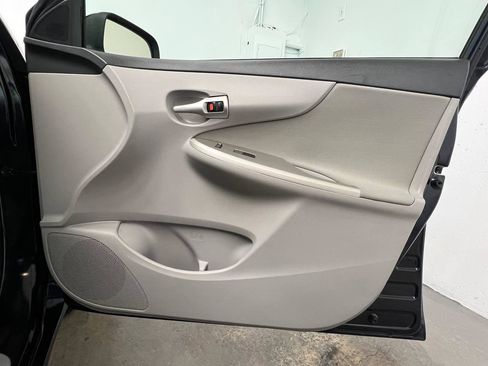 Used 2013 Toyota Corolla LE FWD image 11