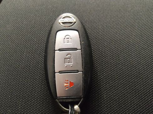 Used 2017 Nissan Pathfinder S FWD image 32