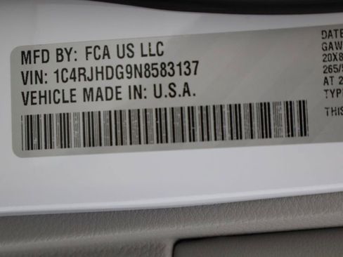 Used 2022 Jeep Grand Cherokee Overland w/ Luxury Tech Group IV image 40