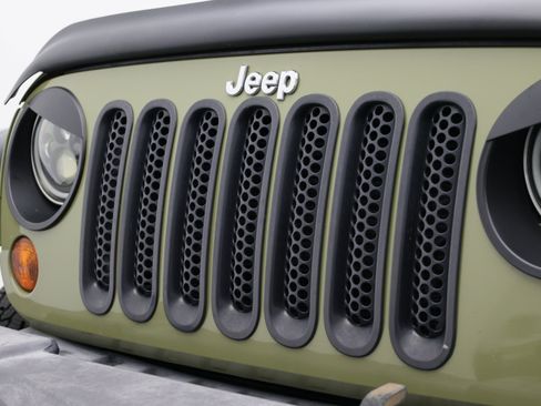 Used 2013 Jeep Wrangler Unlimited Sport AWD/4WD image 12