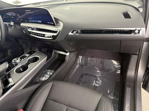 Used 2025 Cadillac Lyriq Luxury RWD image 17