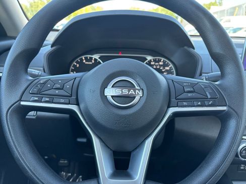Used 2025 Nissan Altima 2.5 SV FWD image 28