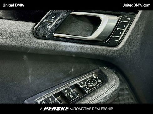 Used 2020 Porsche Macan image 3