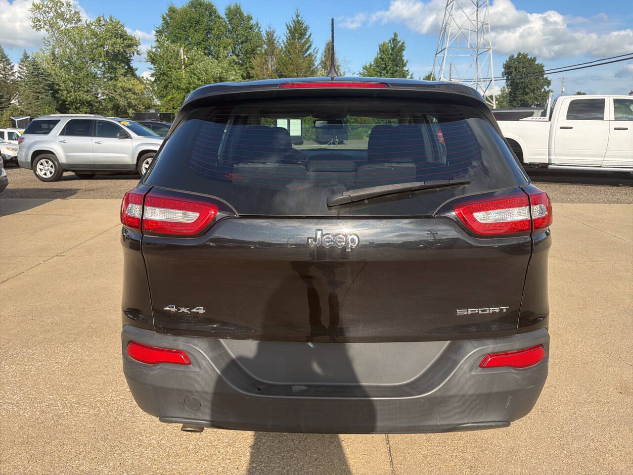 Used 2016 Jeep Cherokee Sport w/ Cold Weather Group AWD/4WD image 6