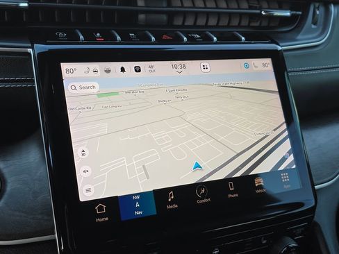 Used 2024 Jeep Grand Cherokee Limited w/ Black Appearance Package image 22