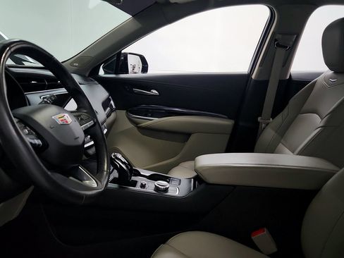 Certified 2023 Cadillac XT4 Luxury w/ Cold Weather Package FWD image 17
