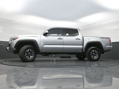 Used 2023 Toyota Tacoma TRD Off-Road w/ Technology Package AWD/4WD image 27